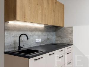 Pronájem bytu 1+kk, Praha - Hloubětín, Poděbradská, 32 m2
