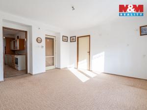 Prodej bytu 2+1, Trhové Sviny, Sídliště, 69 m2