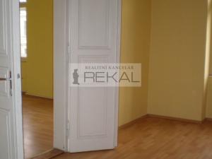 Pronájem bytu 2+kk, Praha - Smíchov, Kmochova, 42 m2