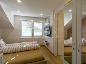 Pronájem rodinného domu, Rostoklaty - Nová Ves II, 90 m2