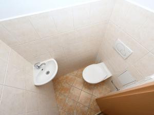 Pronájem bytu 1+kk, Praha - Holešovice, Komunardů, 54 m2