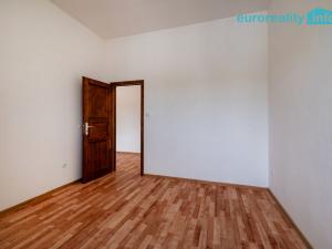 Pronájem bytu 2+kk, Luby, Revoluční, 46 m2