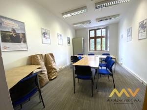 Pronájem kanceláře, Hradec Králové, Československé armády, 306 m2