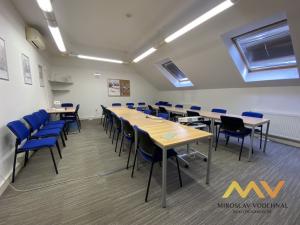 Pronájem kanceláře, Hradec Králové, Československé armády, 306 m2