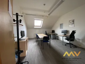 Pronájem kanceláře, Hradec Králové, Československé armády, 306 m2