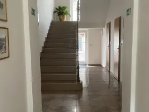 Pronájem kanceláře, Hradec Králové, Československé armády, 306 m2