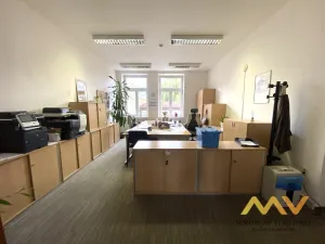Pronájem kanceláře, Hradec Králové, Československé armády, 306 m2