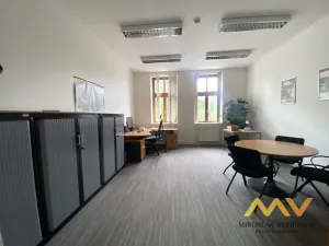 Pronájem kanceláře, Hradec Králové, Československé armády, 306 m2