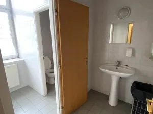 Pronájem kanceláře, Hradec Králové, Československé armády, 306 m2