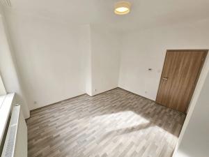 Pronájem bytu 2+kk, Praha - Žižkov, Křišťanova, 48 m2