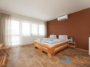 Pronájem ubytování, Mikulov, 928 m2