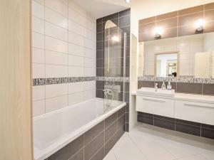 Pronájem bytu 2+kk, Olomouc, Jeremiášova, 62 m2