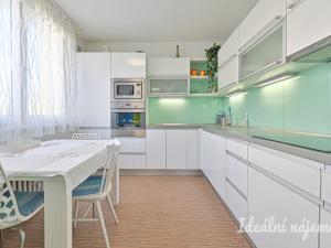 Pronájem bytu 3+1, Rousínov, V Sídlišti, 78 m2