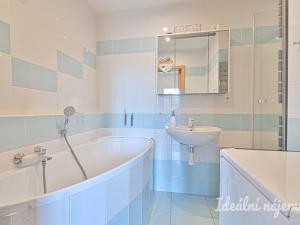 Pronájem bytu 3+1, Rousínov, V Sídlišti, 78 m2
