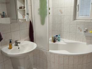 Pronájem bytu 2+kk, Ostrava, Mojmírovců, 53 m2