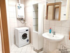 Pronájem bytu 2+kk, Ostrava, Mojmírovců, 53 m2