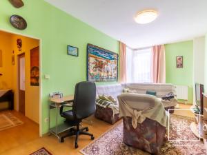 Prodej bytu 2+kk, Tmaň, 50 m2