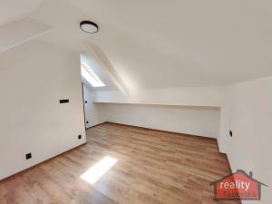 Prodej bytu 2+kk, Nupaky, Nupacká, 60 m2