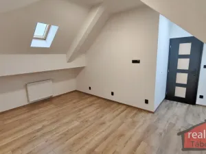 Prodej bytu 2+kk, Nupaky, Nupacká, 60 m2