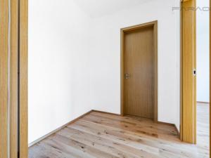 Pronájem bytu 2+kk, Praha - Nusle, Mužíkova, 63 m2