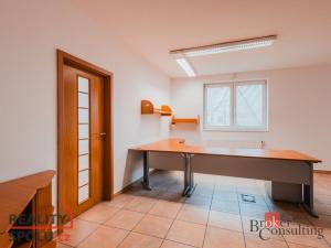 Pronájem kanceláře, Hradec Králové - Kukleny, Pardubická, 17 m2