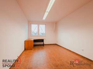 Pronájem kanceláře, Hradec Králové - Kukleny, Pardubická, 17 m2