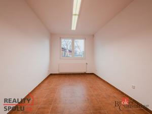 Pronájem kanceláře, Hradec Králové - Kukleny, Pardubická, 17 m2