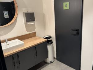 Pronájem skladu, Velká Dobrá, 648 m2