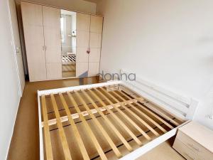 Pronájem bytu 2+kk, Praha, Bechlínská, 50 m2