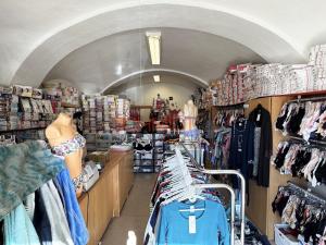 Prodej obchodního prostoru, Hustopeče, Dukelské nám., 185 m2