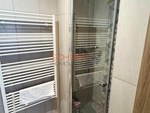 Prodej obchodního prostoru, Hustopeče, Dukelské nám., 185 m2