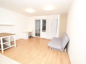 Pronájem bytu 1+kk, Praha - Horní Měcholupy, Mantovská, 40 m2
