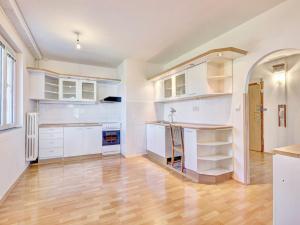 Prodej bytu 3+1, Loděnice, Za GZ, 66 m2