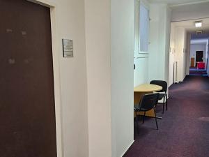 Pronájem kanceláře, Praha - Dejvice, Velflíkova, 28 m2