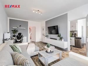 Prodej bytu 2+1, Jindřichův Hradec, sídliště Vajgar, 60 m2