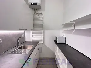 Pronájem kanceláře, Praha - Vršovice, Vršovická, 79 m2