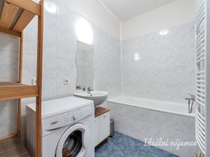 Pronájem bytu 2+kk, Praha - Hlubočepy, Štěpařská, 58 m2