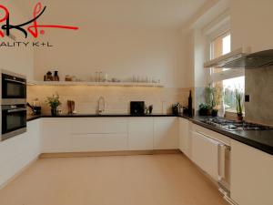 Prodej bytu 3+1, Veltrusy, Komenského, 65 m2
