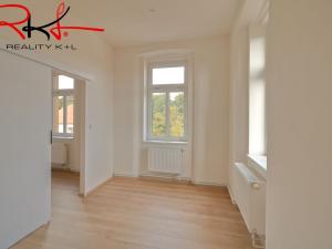 Prodej bytu 3+1, Veltrusy, Komenského, 65 m2