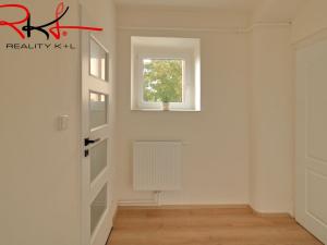 Prodej bytu 3+1, Veltrusy, Komenského, 65 m2