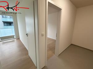 Pronájem bytu 2+kk, Praha, Čakovická, 49 m2