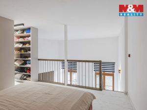 Prodej bytu 2+kk, Klatovy - Klatovy III, Husovo náměstí, 77 m2