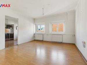 Prodej bytu 5+1, Karlovy Vary, Bulharská, 130 m2