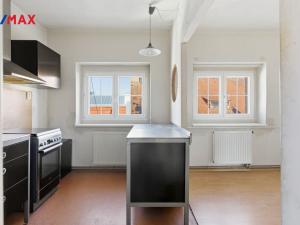 Prodej bytu 5+1, Karlovy Vary, Bulharská, 130 m2