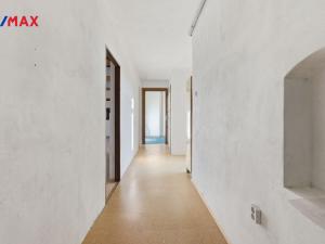 Prodej bytu 4+1, Karlovy Vary, Bulharská, 130 m2