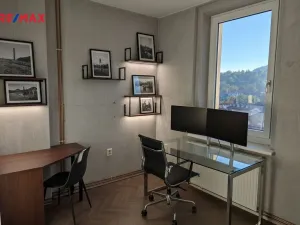 Prodej bytu 4+1, Karlovy Vary, Bulharská, 130 m2