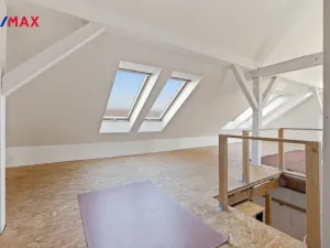 Prodej bytu 4+1, Karlovy Vary, Bulharská, 130 m2