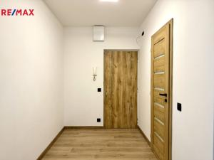 Pronájem bytu 2+1, Karlovy Vary, Krymská, 56 m2