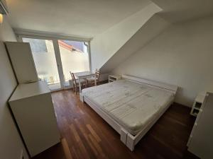 Pronájem bytu 3+kk, Praha - Žižkov, Bořivojova, 54 m2