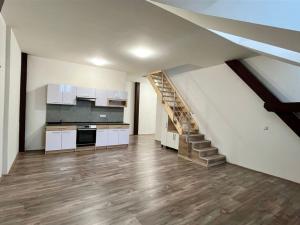 Pronájem bytu 3+kk, Cheb, okres cheb, náměstí Krále Jiřího z Poděbrad, 90 m2